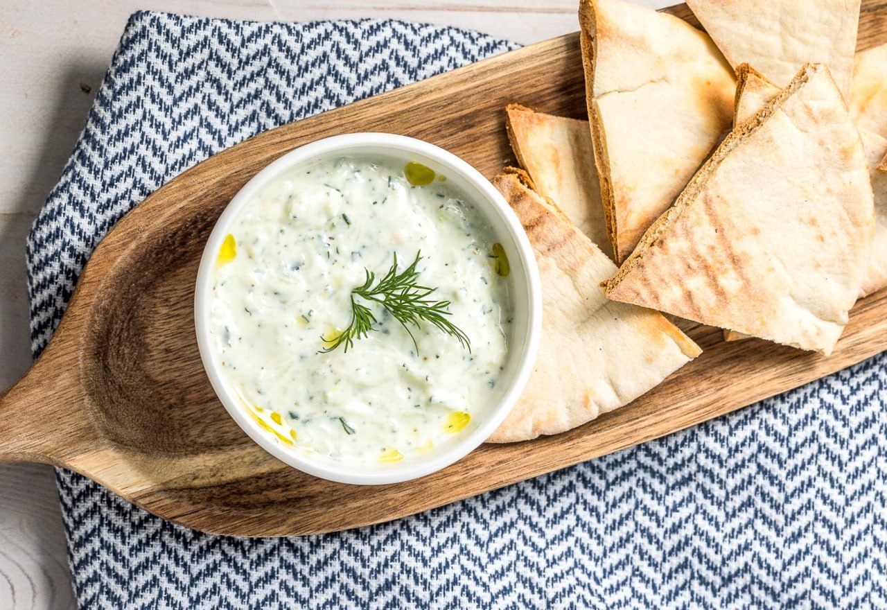 To je jediný způsob, jak připravit řecké tzatziki. Tuto lahodnou omáčku obohacuji slaným sýrem.