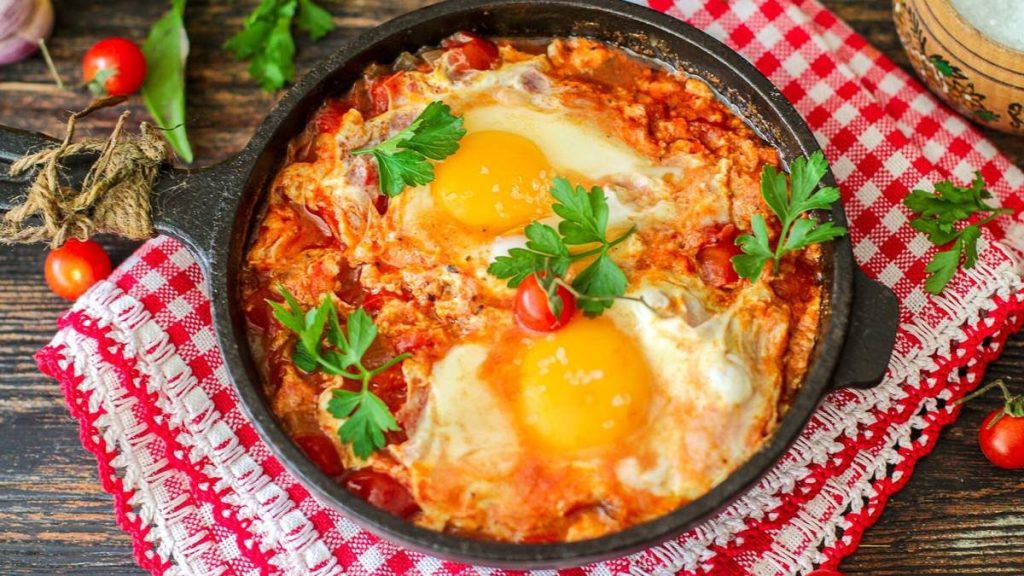 Gruzínská míchaná vejce: vynikající snídaně za 5 minut – recept od gruzínského přítele