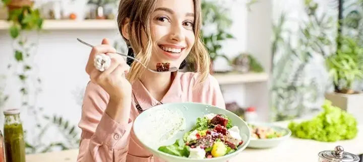 Dieta pro játra – jak sestavit jídelníček? Jakým potravinám se vyhnout?