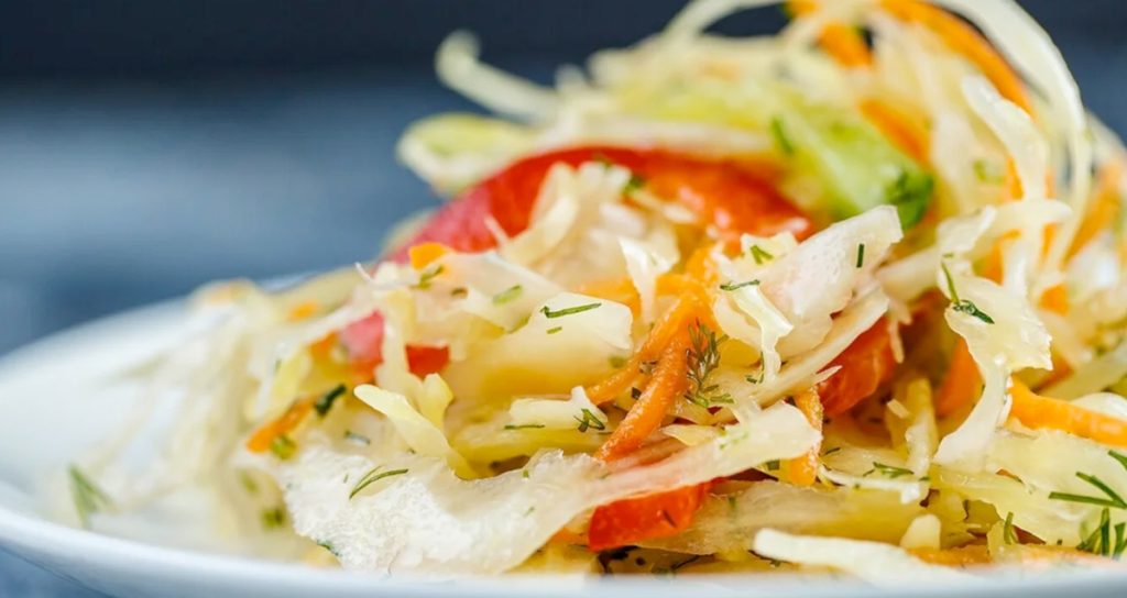 Tento salát se ideálně hodí k grilování – získejte recept