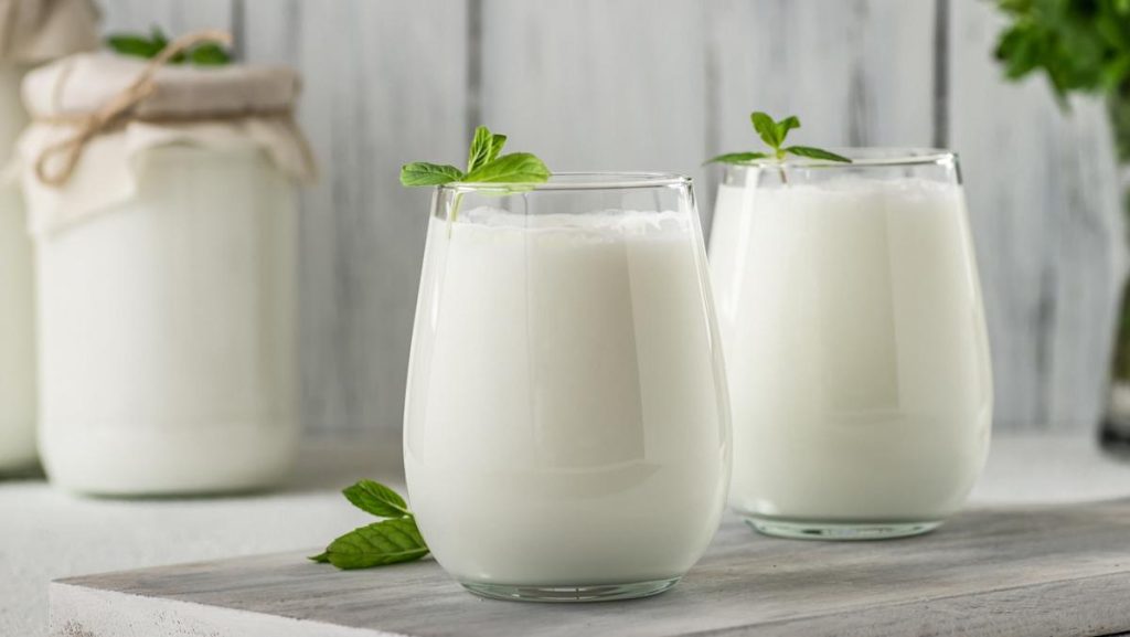 Jak připravit kefír z mléka doma: kompletní návod na přípravu mléčného produktu, který je zdrojem probiotik
