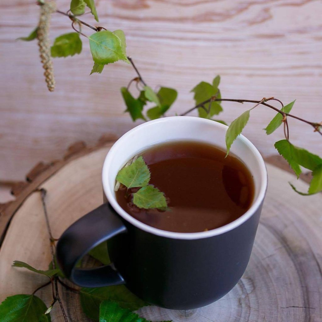Domácí čaj na spalování tuků. Pomůže vám zhubnout a zrychlit metabolismus.