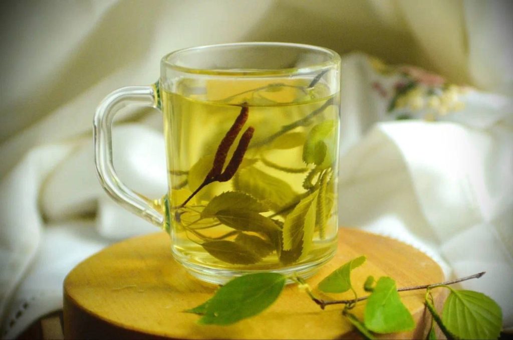 Domácí čaj na spalování tuků. Pomůže vám zhubnout a zrychlit metabolismus.