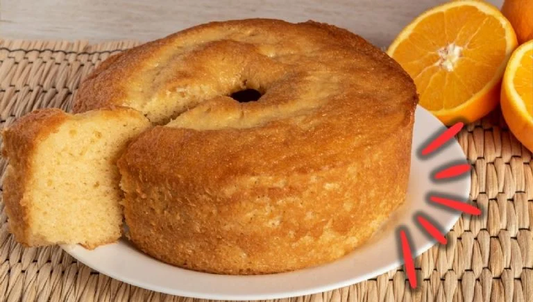 Připravte si pomerančový piškot bez cukru a mouky, který se ideálně hodí k snídani.