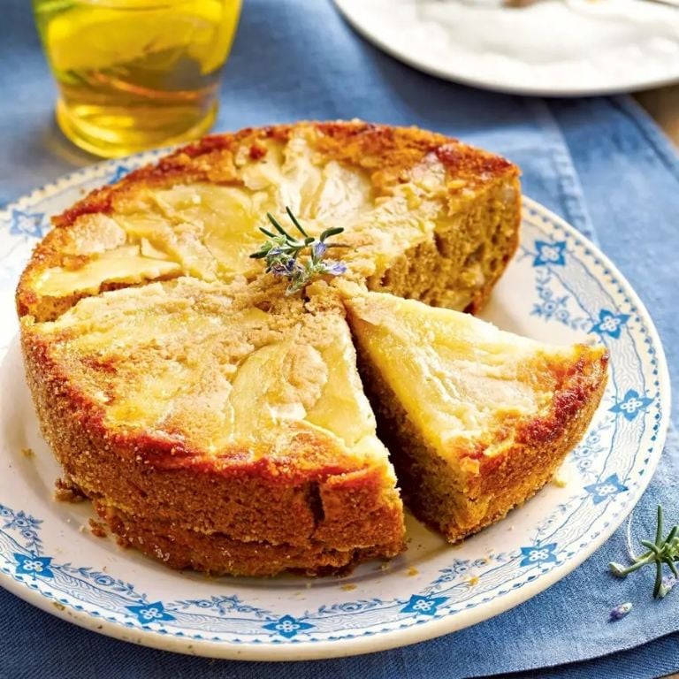 Jednoduchý recept na ořechový koláč: tak nadýchaný, že se o něj nebudete chtít podělit