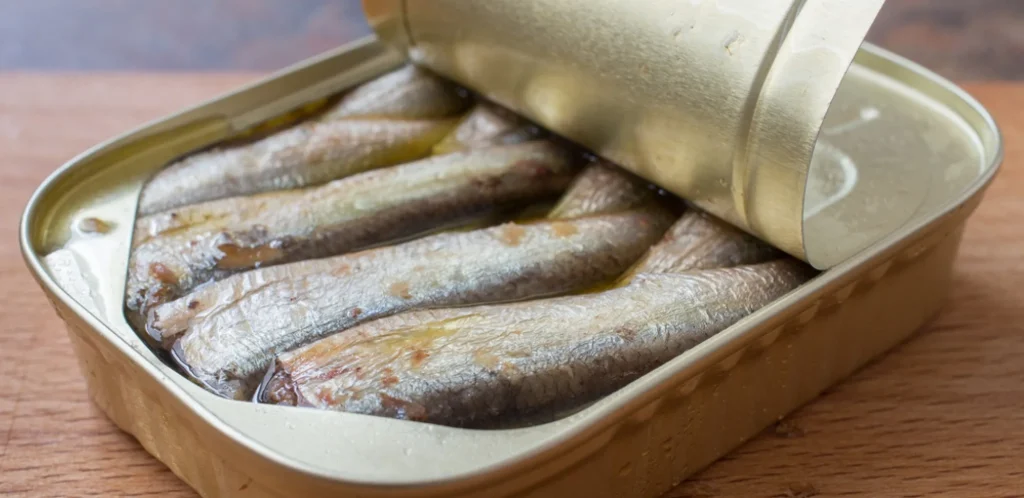 Proto doporučují konzervované sardinky již nekonzumovat.