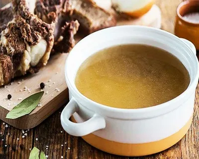 Domácí nápoj, který pomáhá produkovat kolagen, udržovat pružnost pokožky a zlepšovat střevní bariéru.