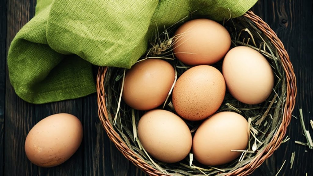 Jaká vejce jsou zdravější: naměkko nebo natvrdo? Odborníci se v této otázce shodují