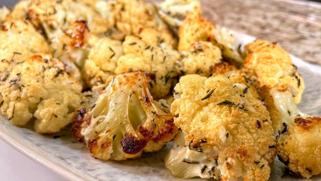 Barevná kapusta je v této variantě chutnější než s olejem a strouhankou. Recept je až směšně jednoduchý.