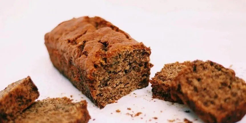 Bez mouky: jak připravit jablečný pudink pouze ze tří ingrediencí a velkého množství bílkovin?