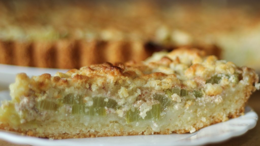 Nejjednodušší recept na rebarborový koláč. Stačí si zapamatovat poměry.