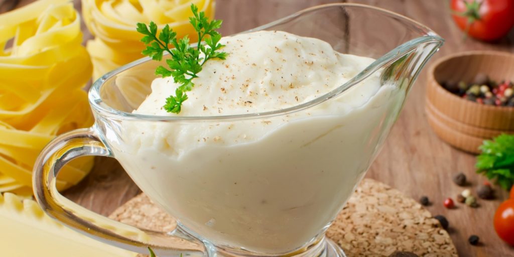Rychlý a jednoduchý recept na bílou omáčku z kukuřičného škrobu