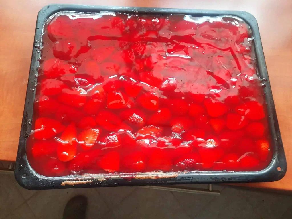 Plátky KLUBNIKI se smetanovým sýrem: jednoduchý recept v hrnku!