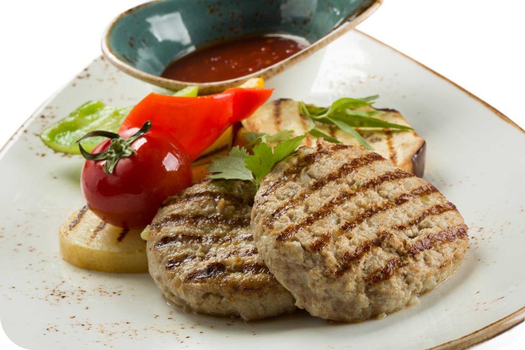 Tajemství šťavnatých kotlet „jako v restauraci“: přidejte do mletého masa 2 lžíce této ingredience – lifehack šéfkuchařů