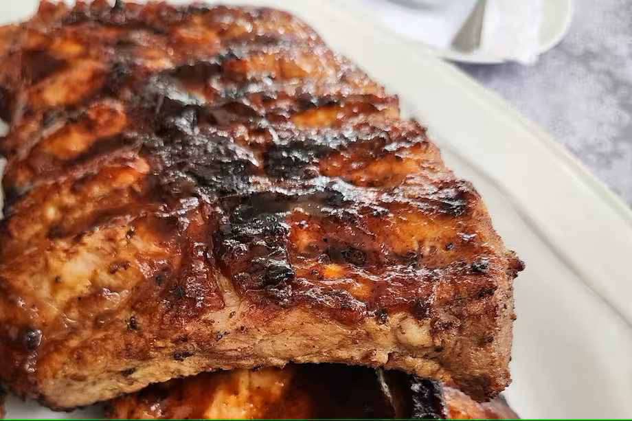 Recept na přípravu vepřových žeber s domácím barbecue