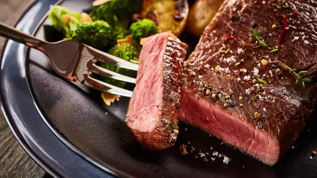 Recept na dobrý steak od šéfkuchaře. Hosté budou nadšeni chutí a strukturou.