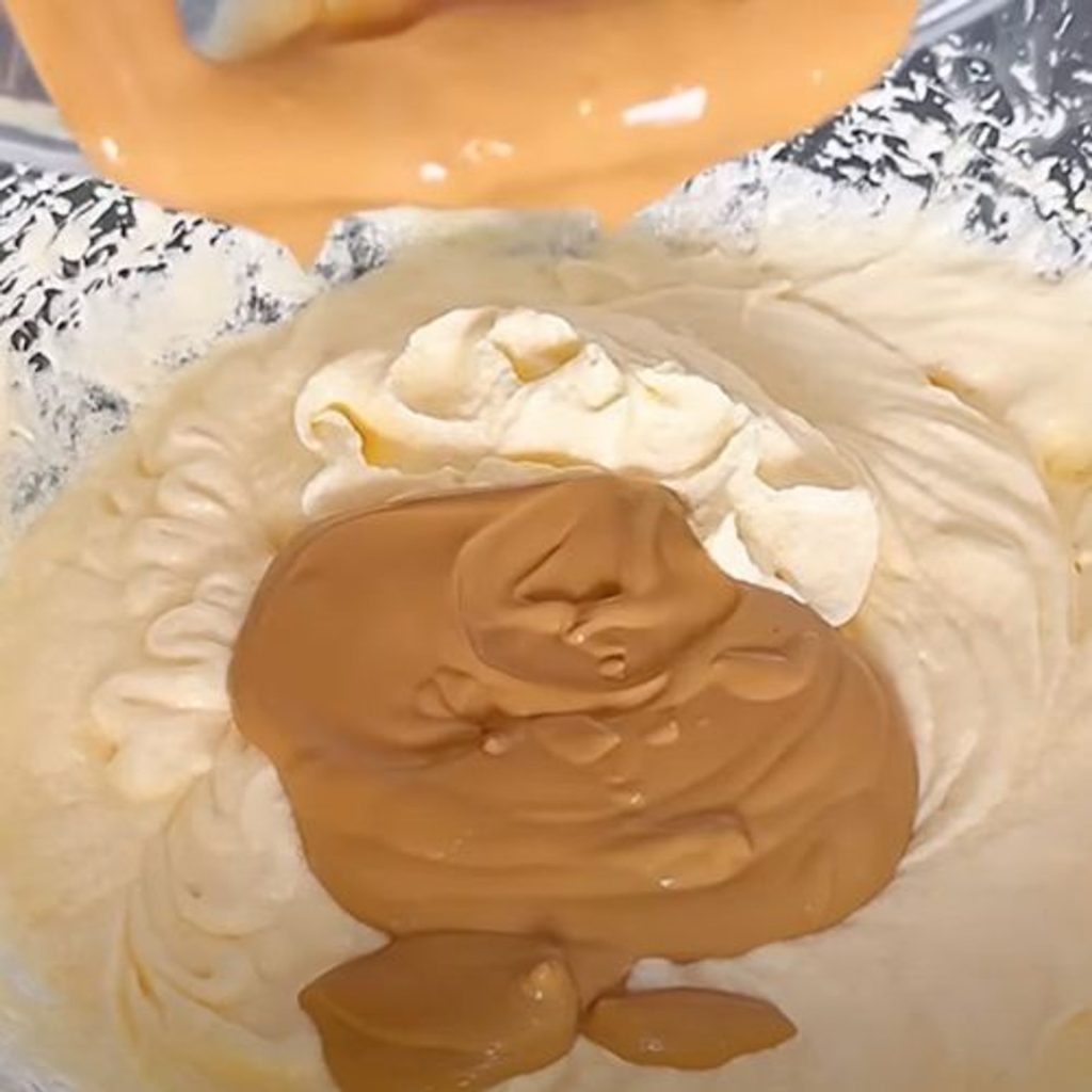 Vezměte jogurt a přidejte 1 čajovou lžičku kávy. Tento recept si zaslouží medaili