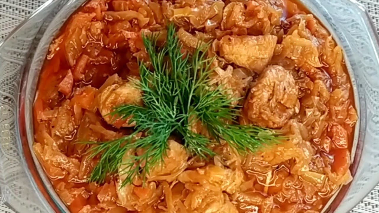 Moje babička dělá tento bigos z mladé kapusty. Nesmíte zapomenout na 2 ingredience