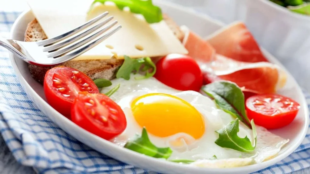 Tady je recept na nejlepší míchaná vejce: pánev není potřeba
