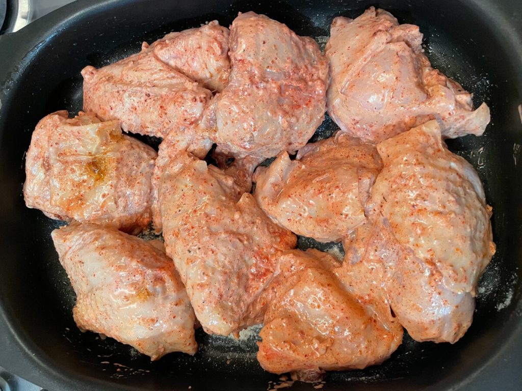 Je bohatý na prospěšné mastné kyseliny a železo. Tato část kuřete je cennější než filé.